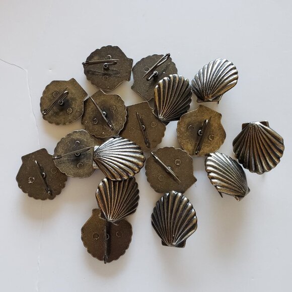 Other - Scallop Shell Metal Curtain Hooks Pin-On Drapery